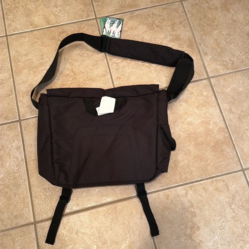 Black Messenger Bag by Jansport